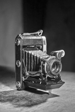 «Простые вещи» фотохудожника Алексея Кириловского покажет областная библиотека